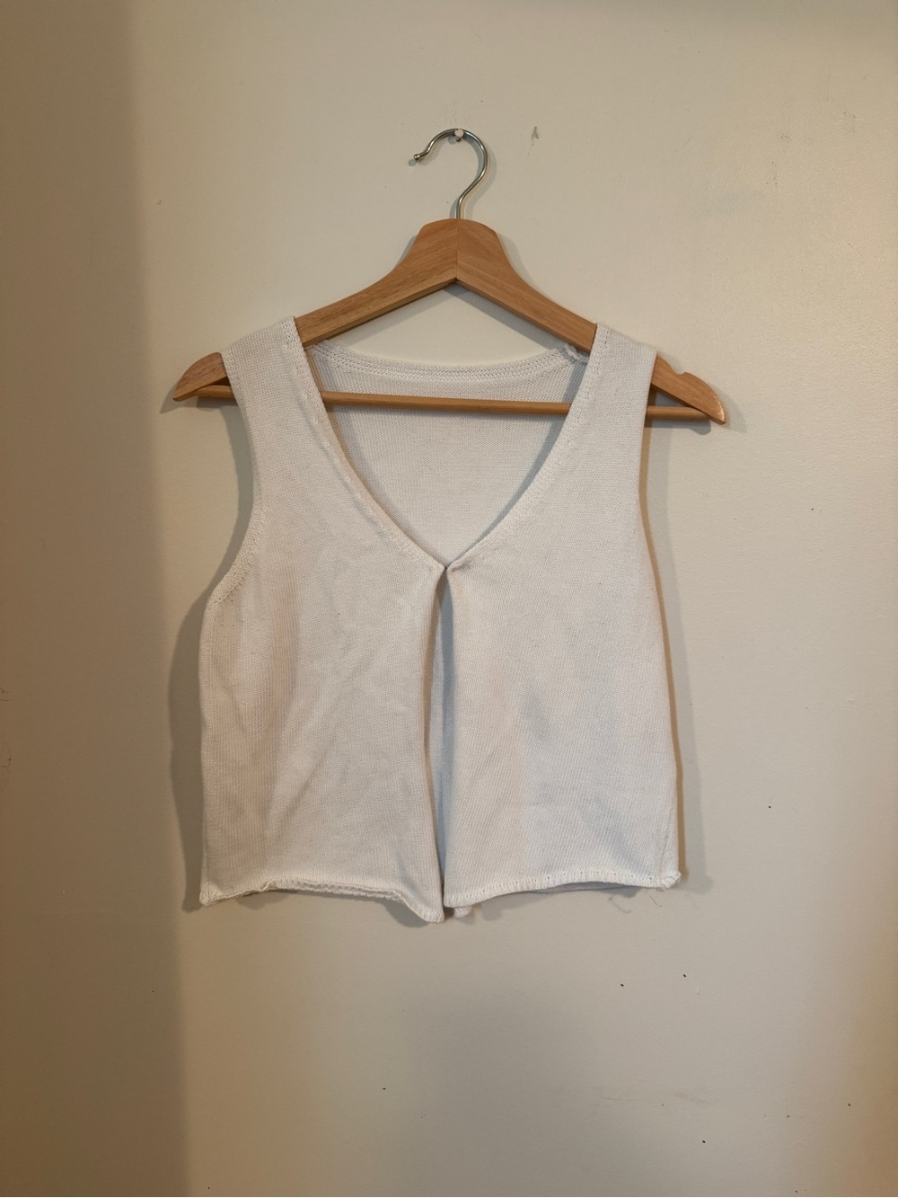 White V-Neck Sleeveless Knit Tank Top